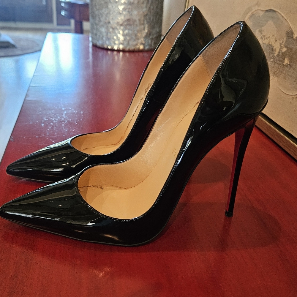 Christian Louboutin So Kate Black Patent pumps Size 40.5 120mm